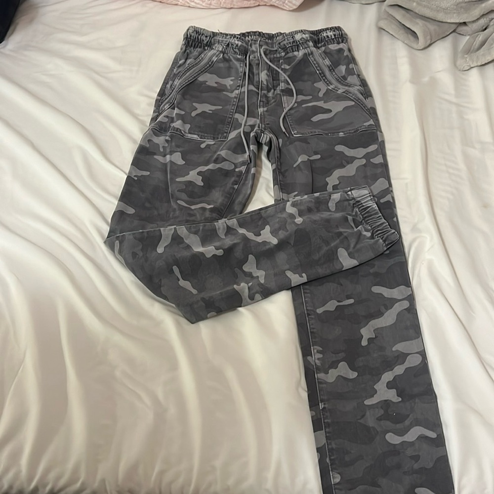 AE camo cargos